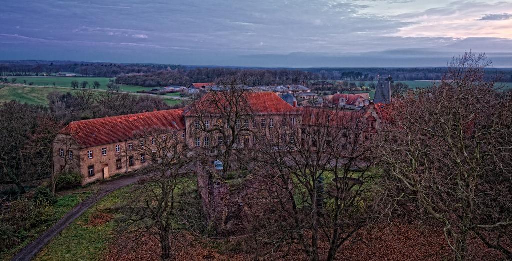 Veltheimsburg Hotell Bebertal Eksteriør bilde