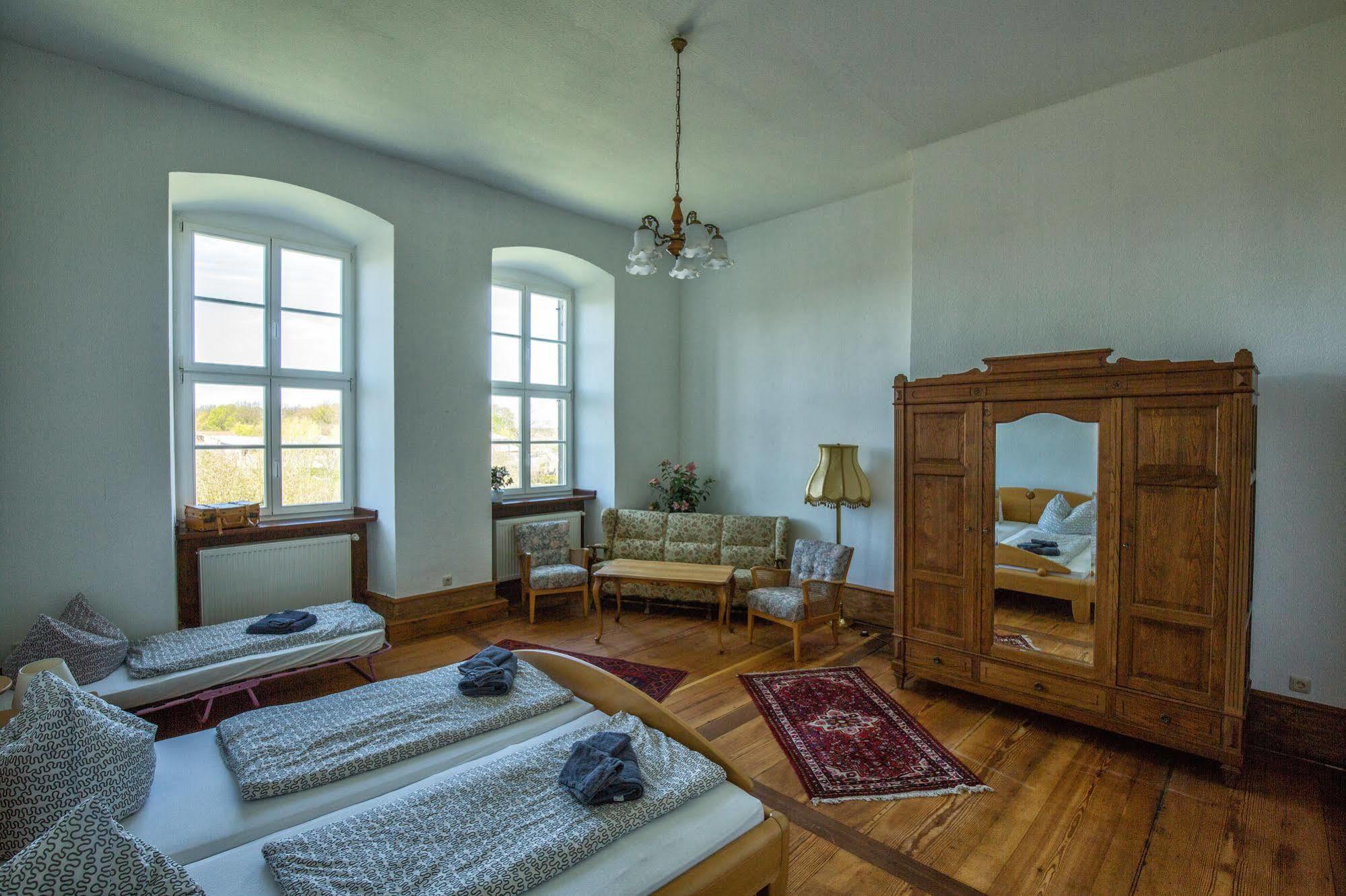 Veltheimsburg Hotell Bebertal Eksteriør bilde